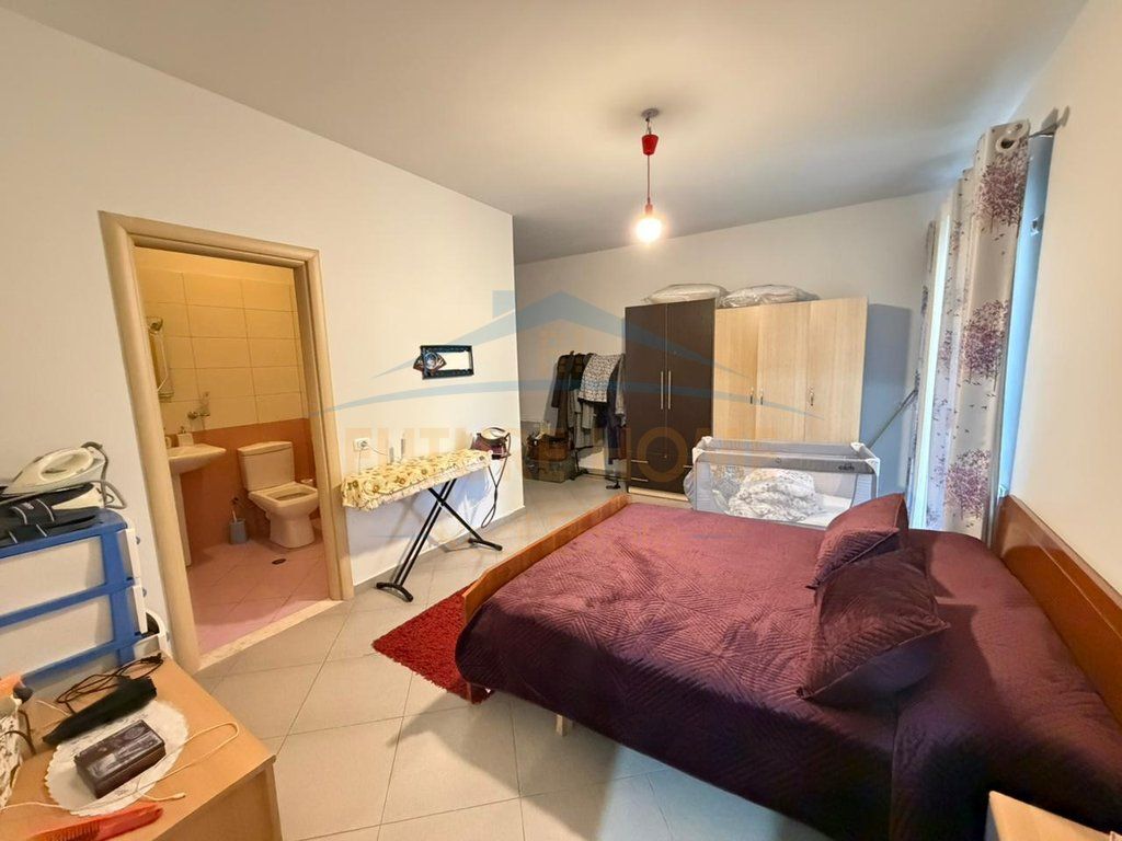 For sale, Apartment 3+1+2, Paris Commune, Tirana.