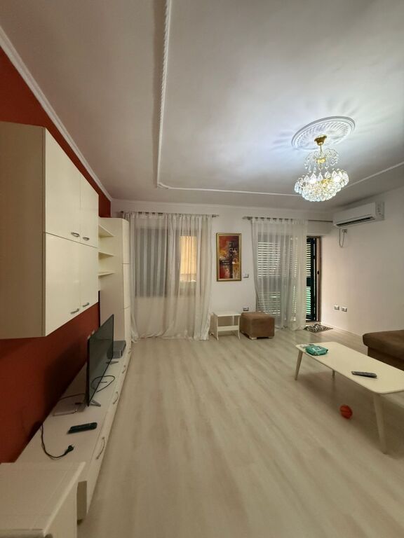 Apartament 2+1 me qera tek Myslym Shyri