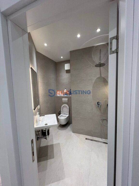 ✨ Spazio Ufficio Premium in Affitto – Pazar i Ri ✨