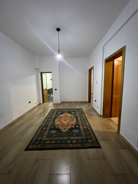 Apartament 1+1 me qera tek Siri Kodra prane Meridianit
