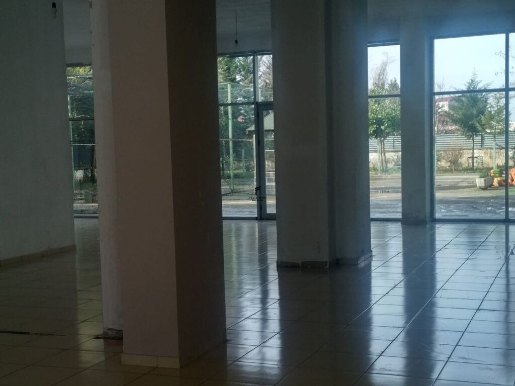 SHITET DYQAN 194 M2 CASA ITALIA 65.000.000 LEKE  FH-70840