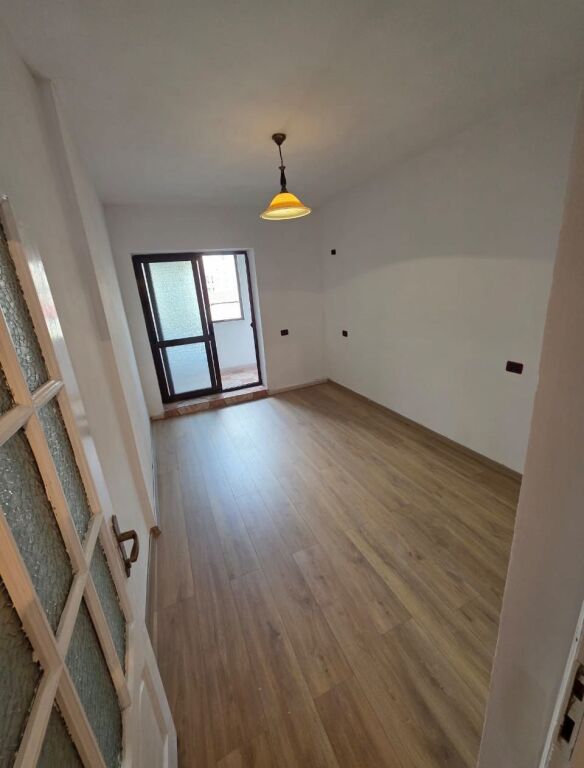 🏡 Shitet 2+1 me dy ballkone 📍Shkolla Maria Kaculini,Pallati Sportit