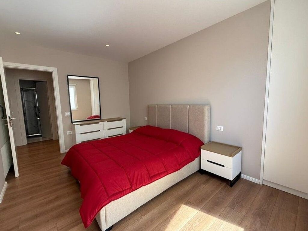 Shitet, Apartament 2+1, Qender, Tiranë