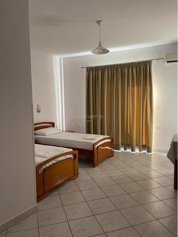 Jepet me qera hotel në Sarandë ne pagesen 1 vjecare 27,000 €