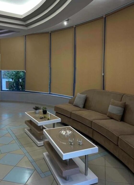 Jepet me qera hotel në Sarandë 27,000 € /Muaj