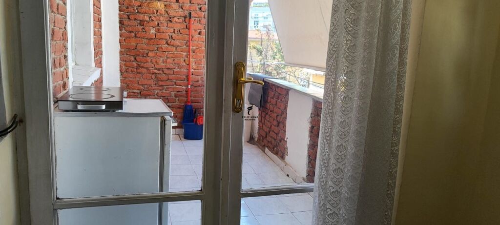 APARTAMENT ME QERA 2+1 SHALLVARET 45.000 LEKE FH-70694