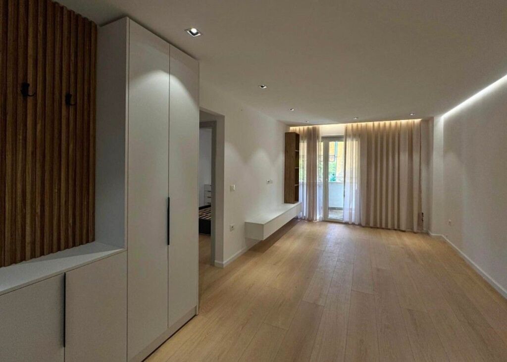 📌Vendesi in vendita 1+1 – Vicino alla Maternità “Koço Gliozheni”