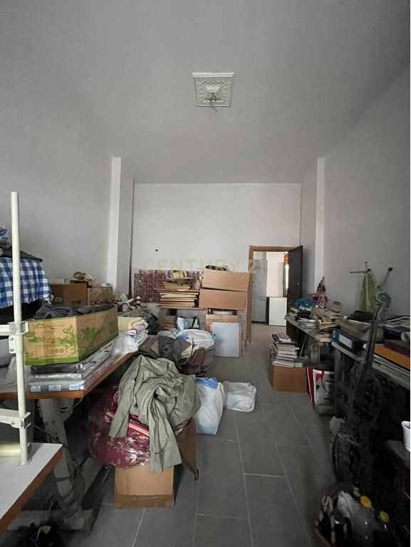 SHITET APARTAMENT TEK STACIONI I PARE NE PLAZH , DURRES !!!!