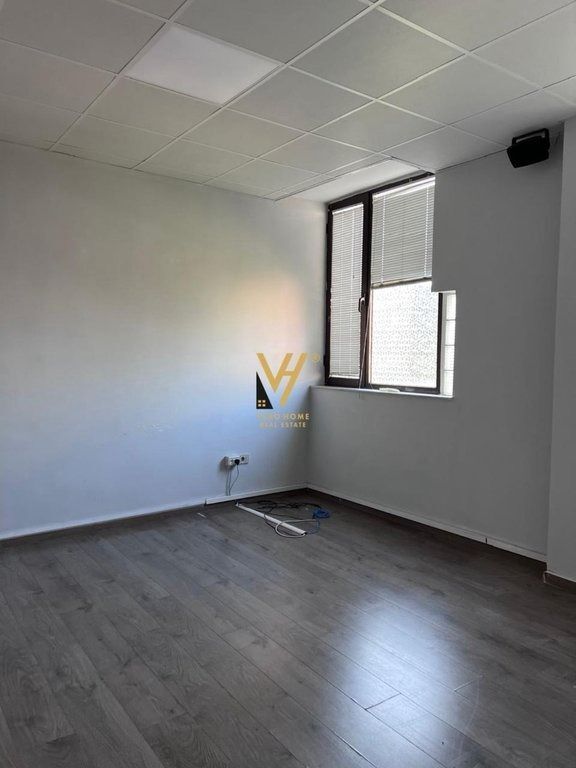 OFFICE 200 M2 FOR RENT IN BLLOK 200,000 LEKE