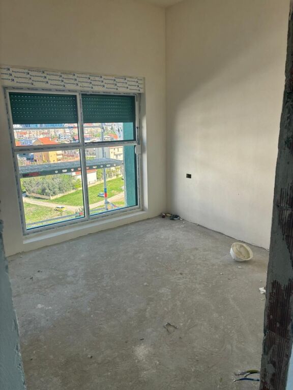 Shitet Apartament - Ali Demi