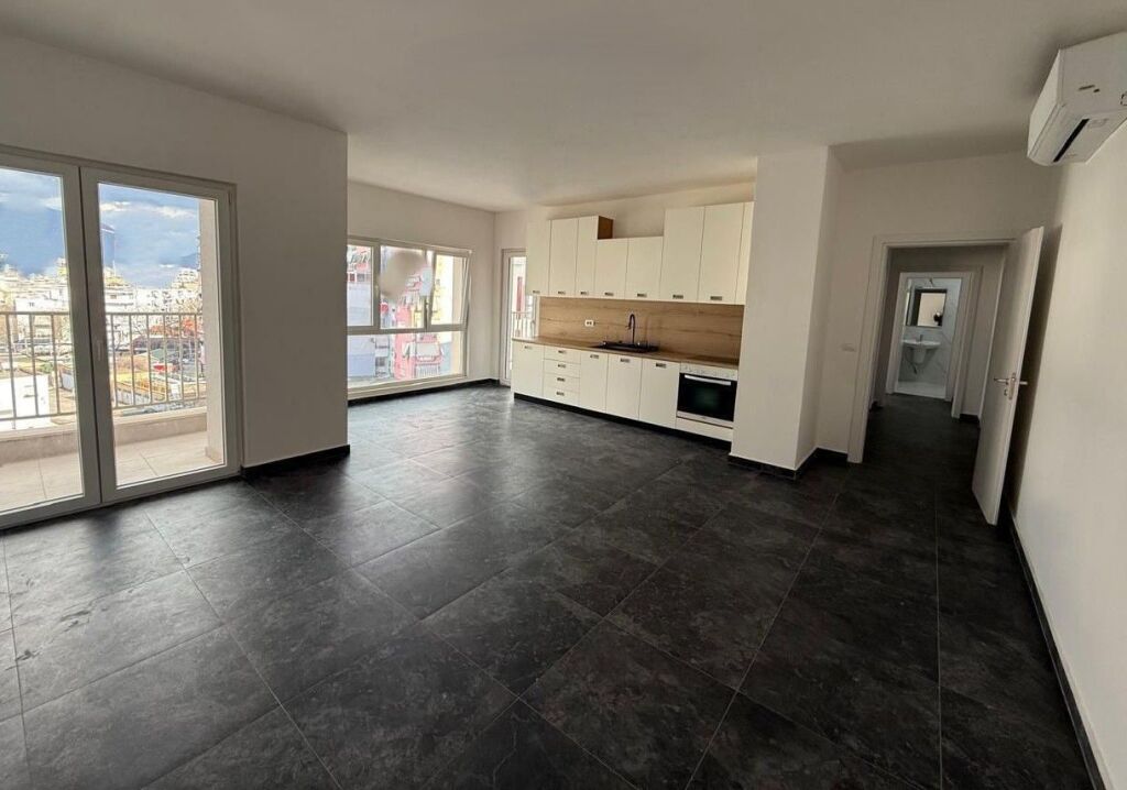 ZYRE ME QERA 120M2 ZOGU I ZI 85.000 LEKE FH-70778