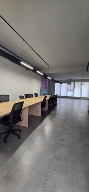 AMBIENTE PER UFFICI 750 m2, ASTIR