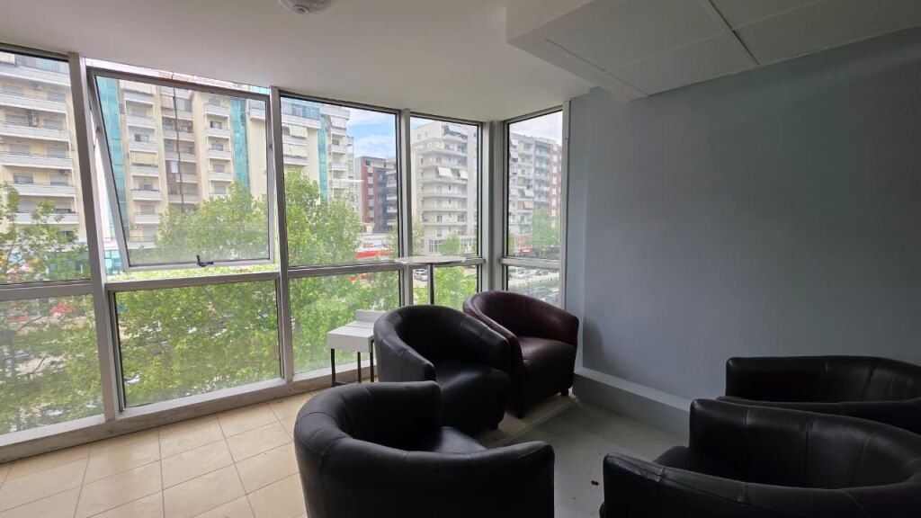 🏢 Dyqan me Qira në Transballkanike, Vlorë