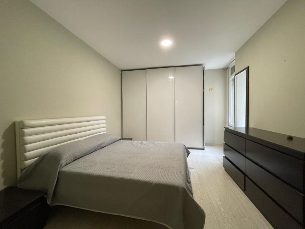 Apartament 2+1 per shitje tek Kristal Center.