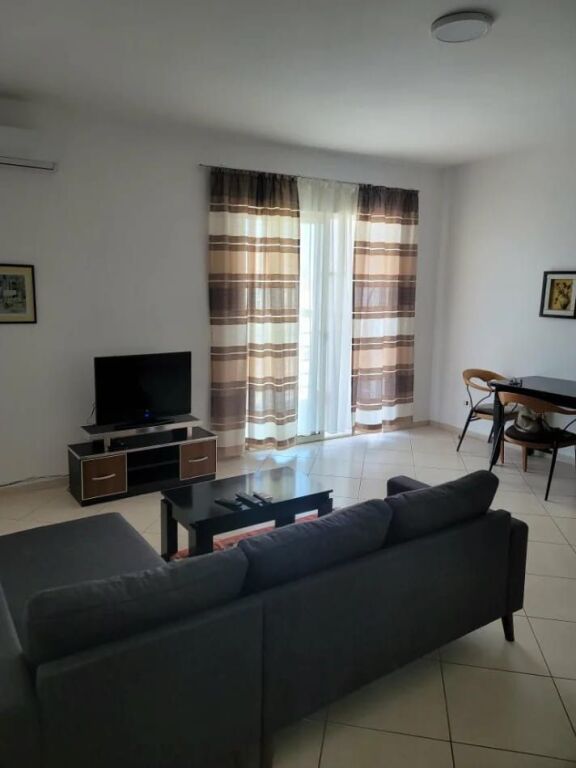 Jepet Me Qera Apartament 1+1+1 Ballkon