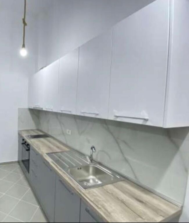 Apartament me qera Astir