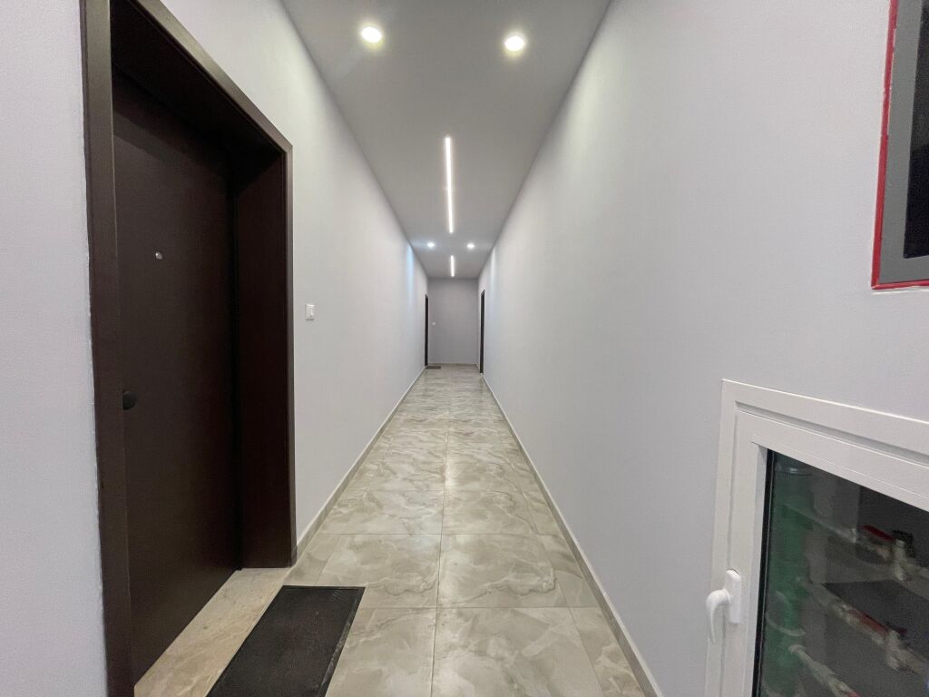 Zyrë ose Apartament për Qira 📍Vasil Shanto /💰 100’000 ALL / muaj