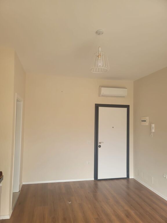 Garsoniere / Studio Me Qira, Ish Fusha e Aviacionit, Tiranë