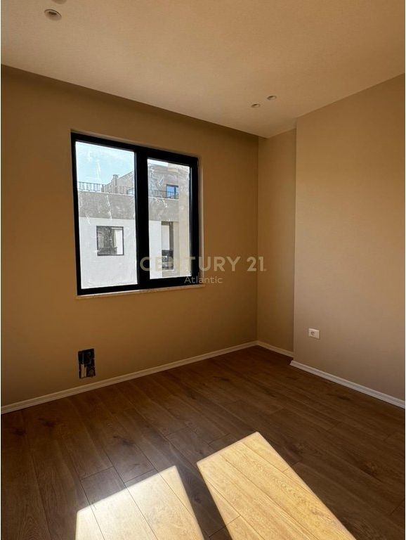 Apartament 1+1 Për Shitje në Mali i Robit.