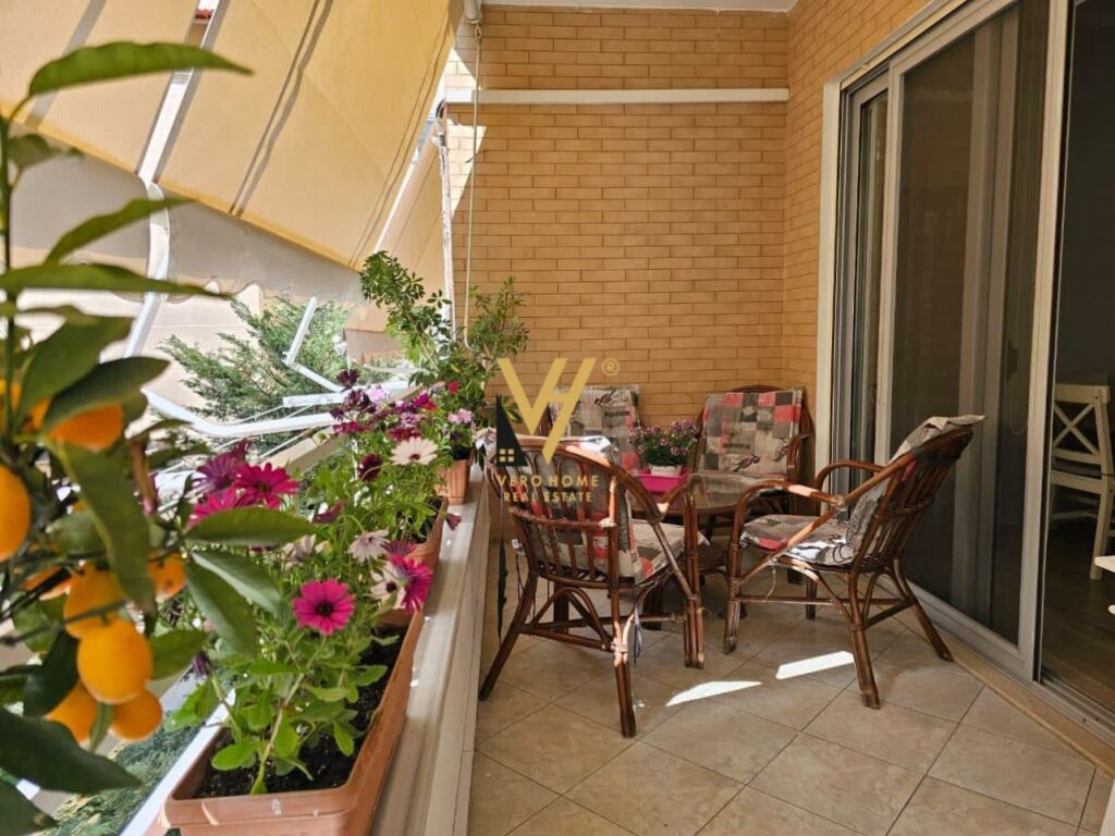 JEPET APARTAMENT 2+1+2+BLK ME QERA TEK LIQENI THATE 800 EURO