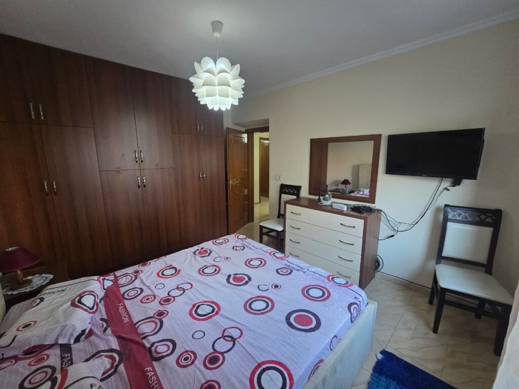 Apartament 1+1+Blk Me Qira ne Rrugen e Barrikadave