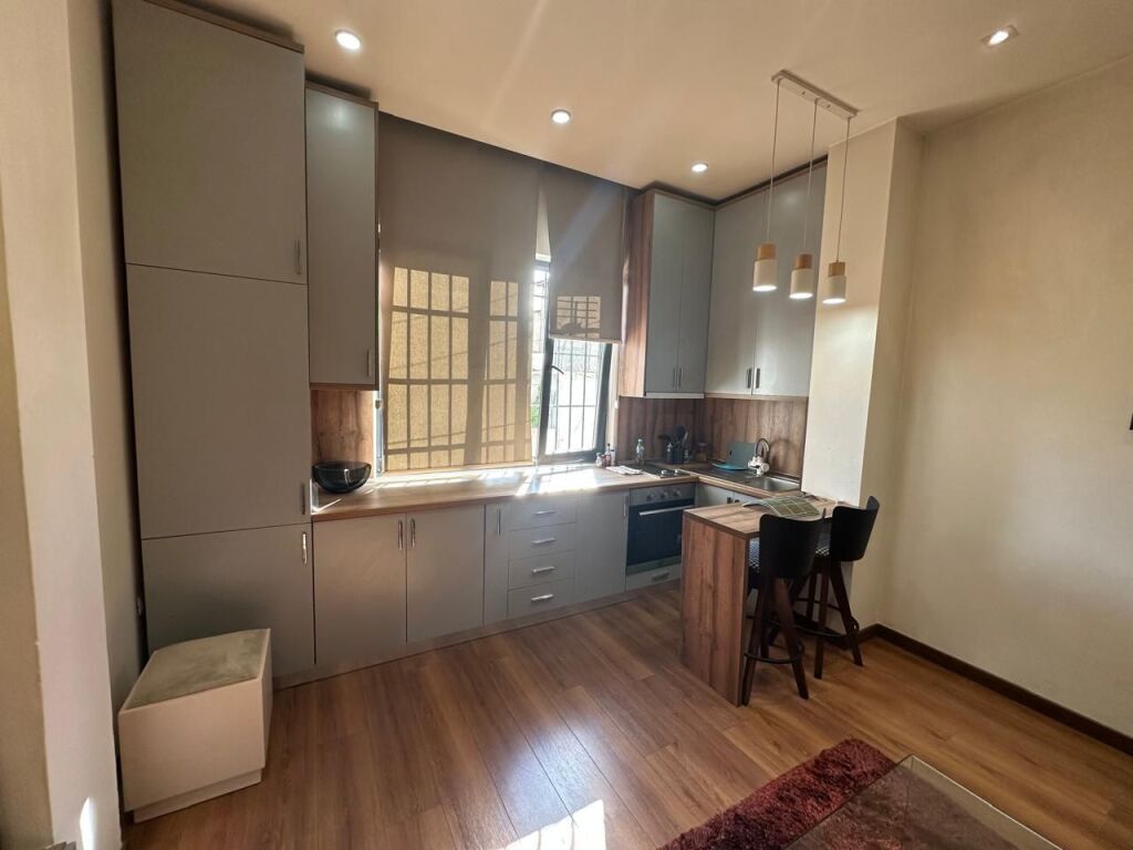 🏢Tek 9 Kateshet jepet me qera apartament 1+1,i mobiluar.600Euro   