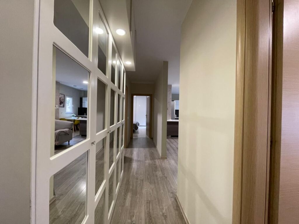 Apartament 2+1 per shitje tek Kristal Center.