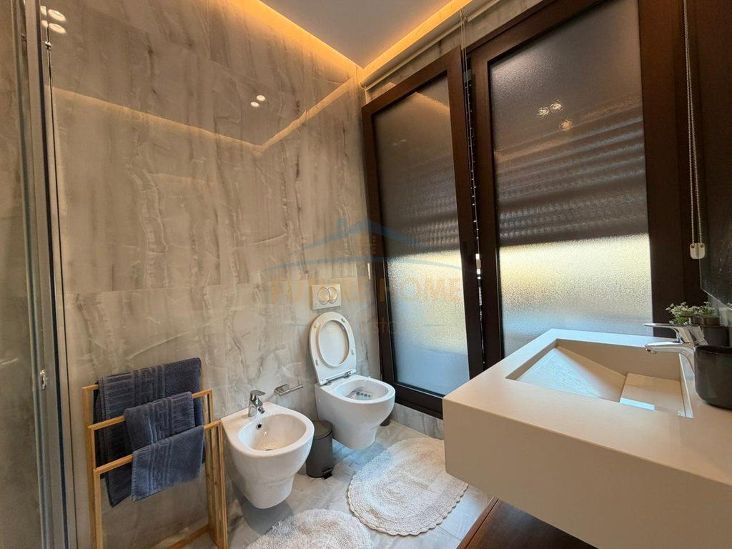 Qera, Apartament 2+1+2 , Rruga e Barrikadave , Tirane .