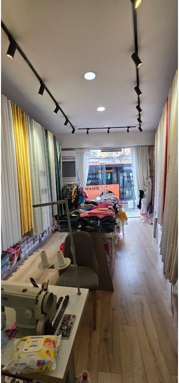 SHITET DYQAN BUZE RRUGE TEK SELVIA!!!