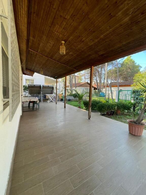 SHITET VILA 1 KATESHE GOLEM VIJE E 3-TE ME DETIN