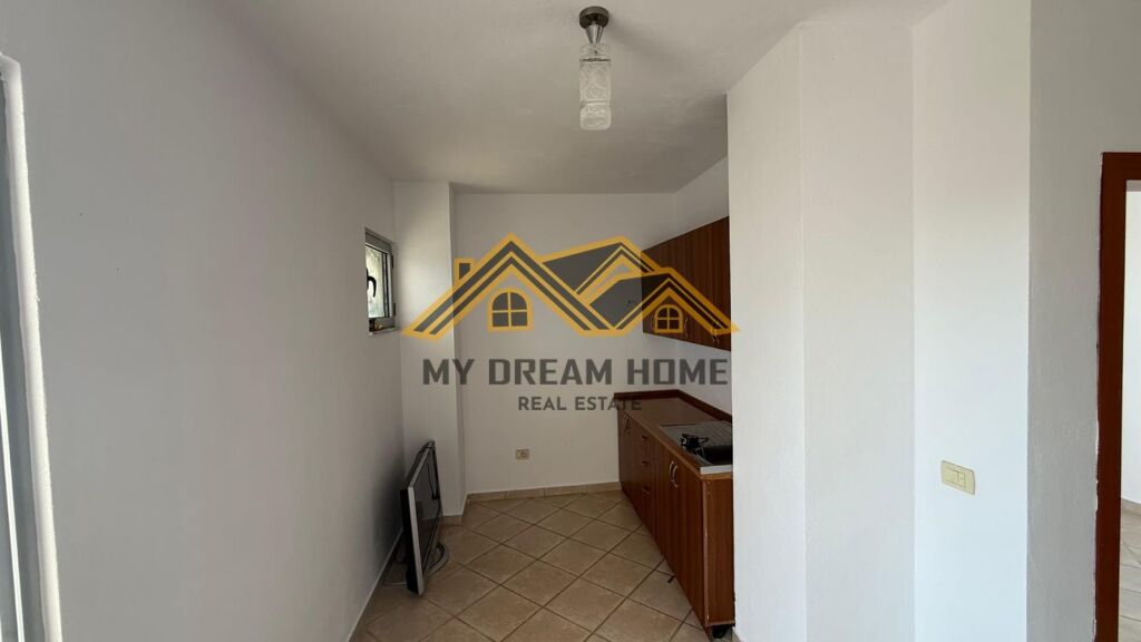 Apartament 2+1+Verand Në Shitje në Plazh Durrës