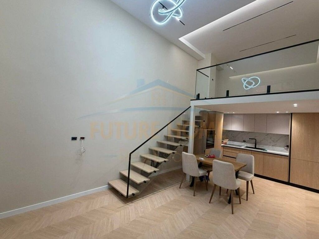 Shitet, Duplex + Post Parkimi, Golden Park