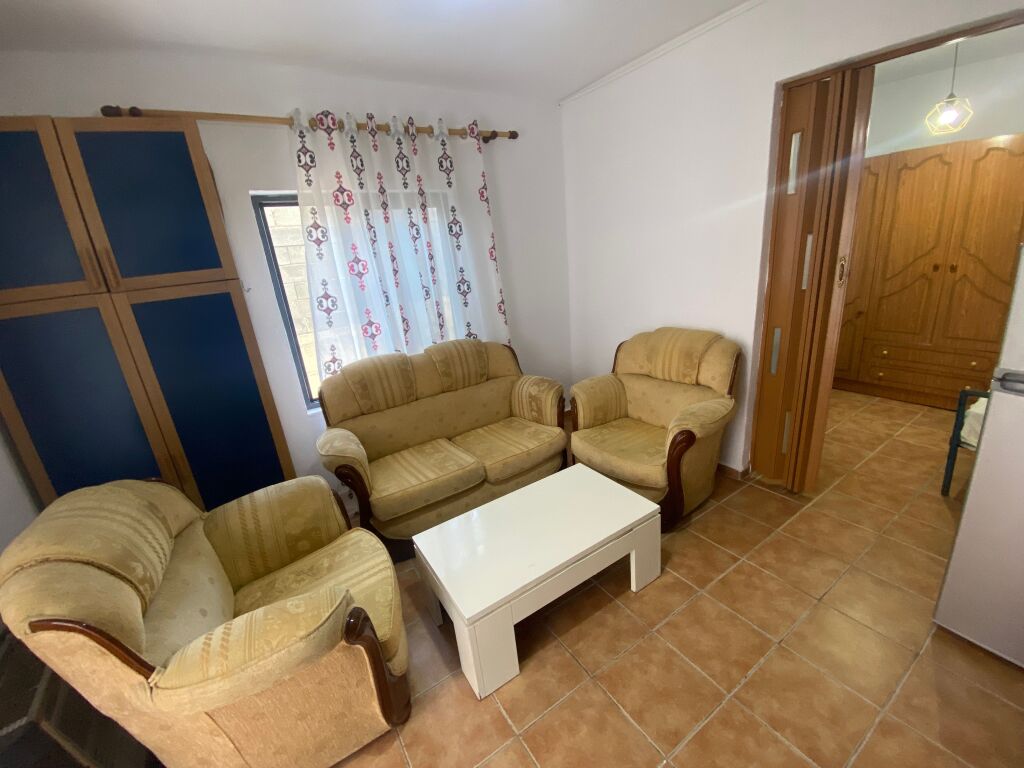 🏠 Appartamento 1+1 in affitto sopra l'ex Vecchio Mercato Elettrico, Tirana