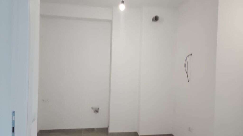 Affitto | Ambjent Biznesi | Rruga Myslym Shyri | 1300 €/mese