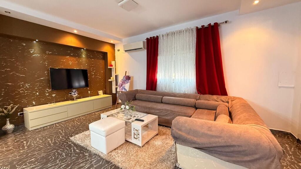 Appartamento 2+1 in affitto a Komuna e Parisit, Tirana