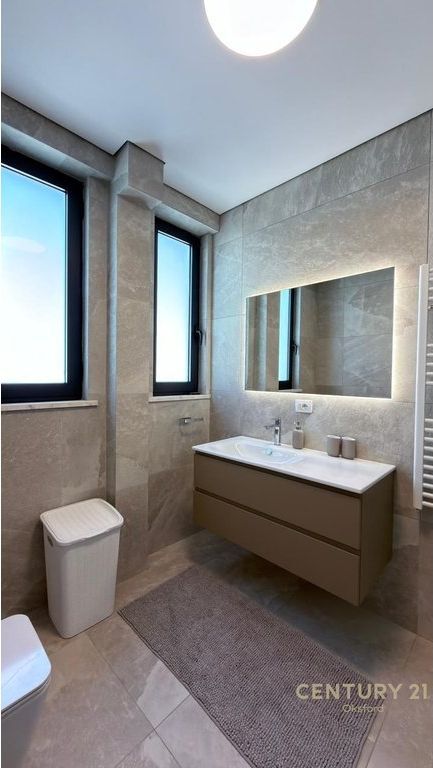 Shesim vilë individuale me pishinë,në rezidencën "San Pietro"!