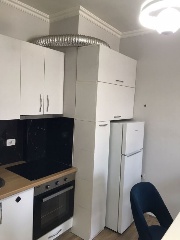 Jepet me Qira Apartament 1+1 ne Kamez