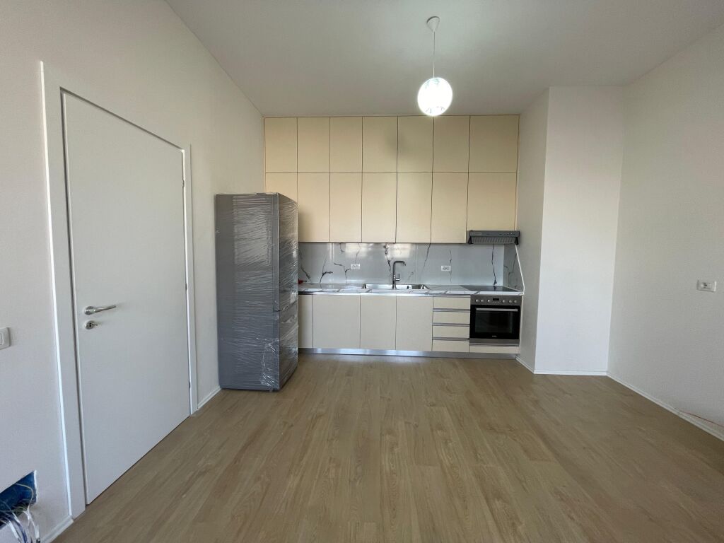 Zyrë ose Apartament për Qira 📍Vasil Shanto /💰 100’000 ALL / muaj