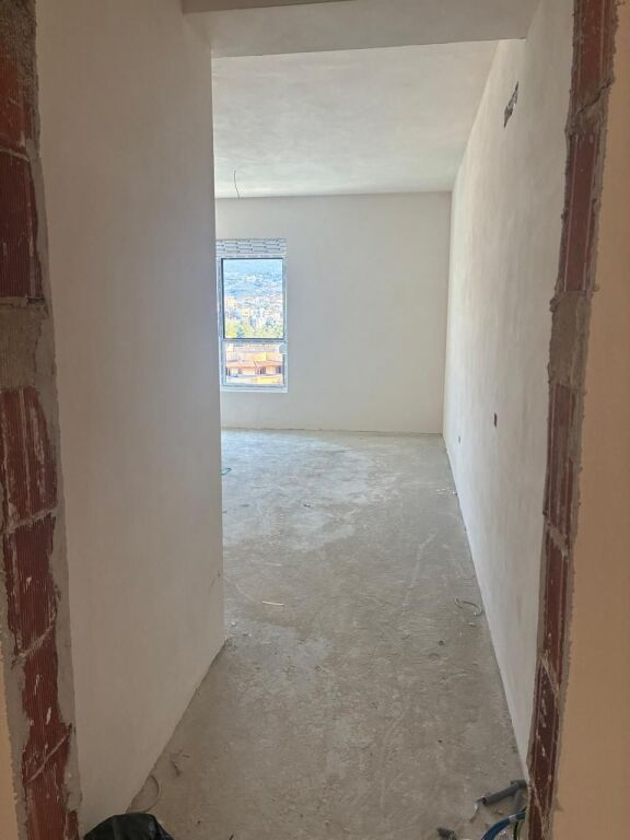 Shitet Apartament - Ali Demi