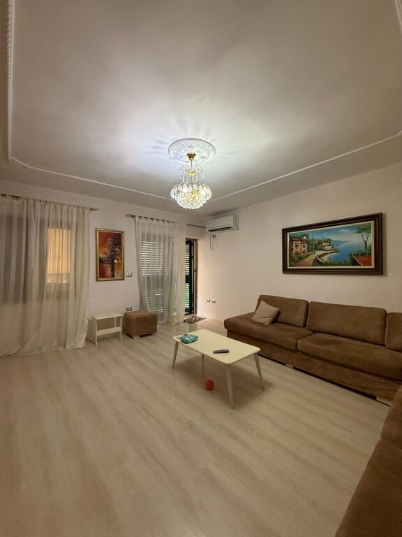 Apartament 2+1 me qera tek Myslym Shyri