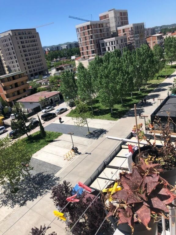 Shitet apartament 1+1 te ish-fusha e aviacionit