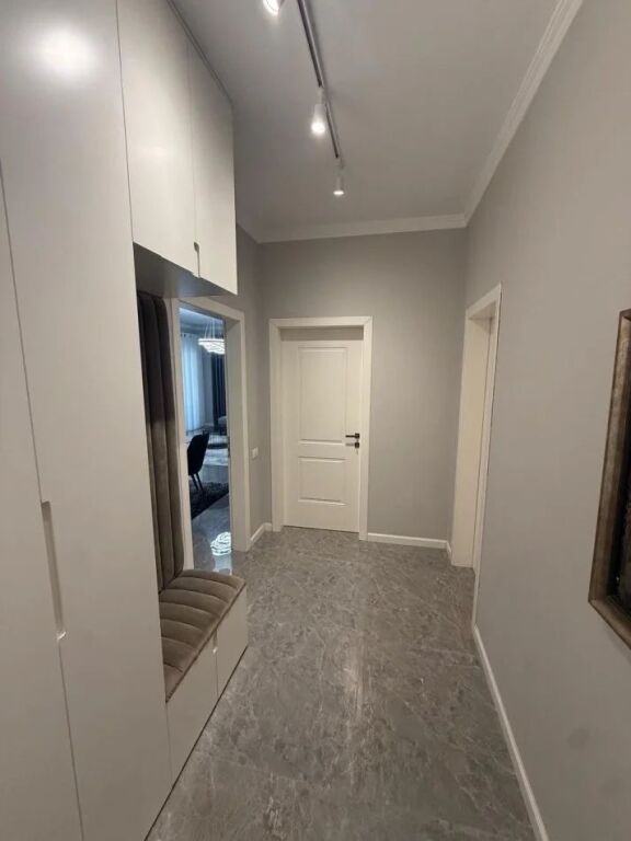 JEPET APARTAMENT ME QERA 2+1+2 PRANE TEG