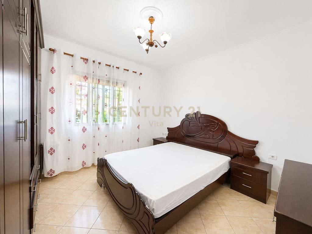 Apartament 2+1 me Ballkon dhe Pamje Qyteti, me Qira pranë Spitalit në Durrës!!