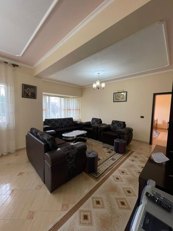 APARTAMENT ME QERA 2+1 SHKOZET PRAN SHKOLLES ISUF FERRA