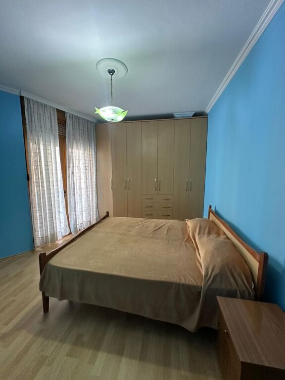 Jepet me qira apartament 2+1
