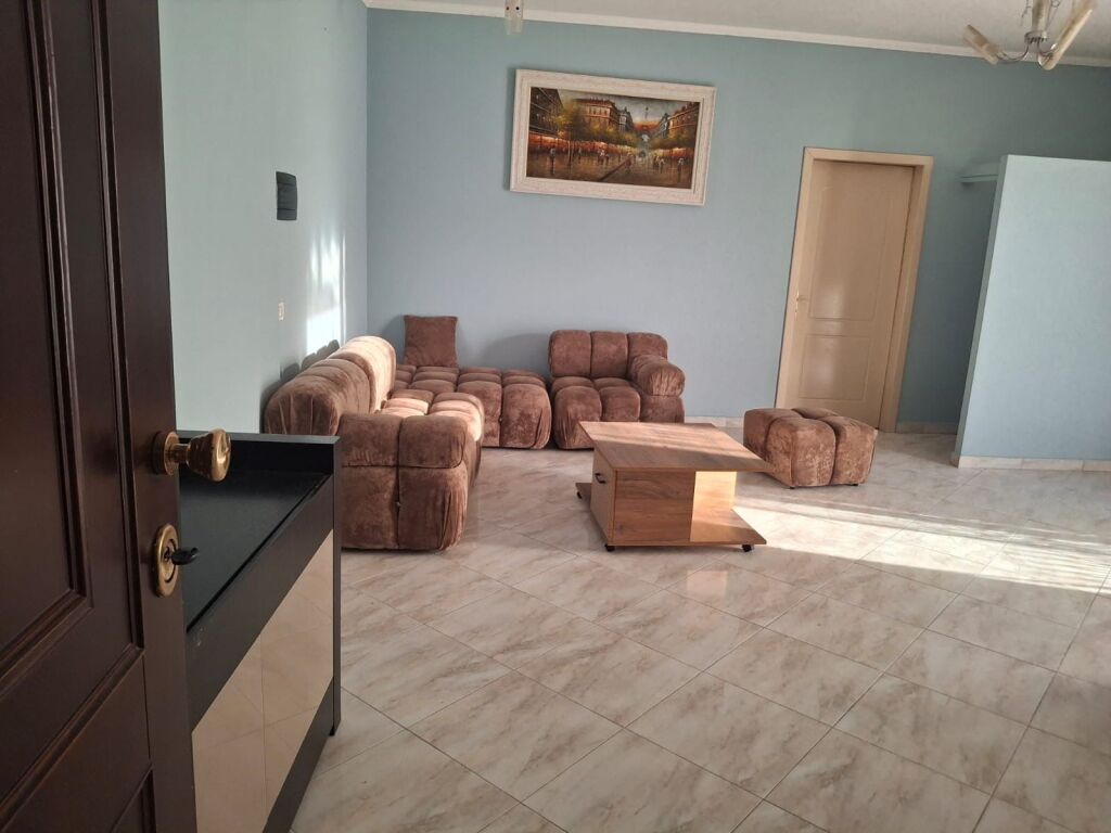 Entrance for rent 1+1 Kodra e Priftit