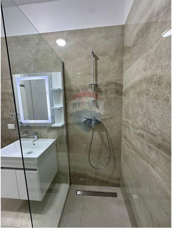 Jepet me qira 1+1 te Kompleksi Delijorgji.