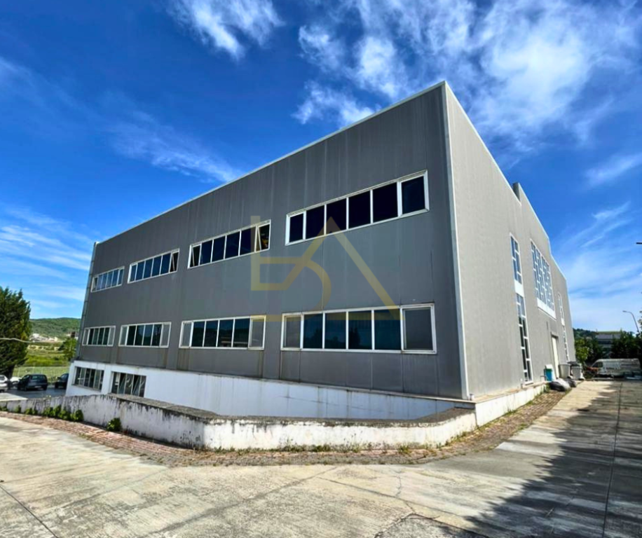 AMBIENTE COMMERCIALE IN AFFITTO – OPPORTUNITÀ IDEALE VICINO A TIRANA