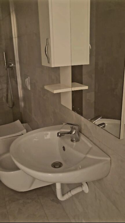 Garsoniere / Studio Me Qira, Ish Fusha e Aviacionit, Tiranë