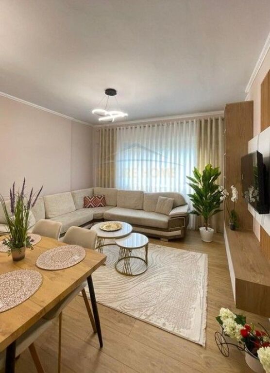 Qera, Apartament 2+1+2, Kristal Center, Komuna e Parisit